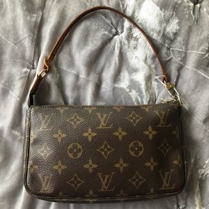 🚫SOLD🚫 Louis Vuitton Monogram Pochette Purse💕